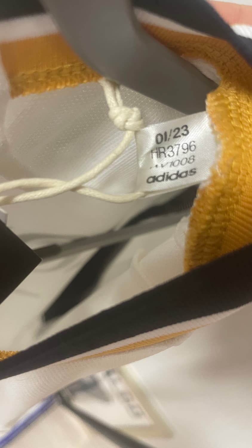 [택체 새상품] 23-24 레알마드리드 비니시우스 유니폼 상품이미지5