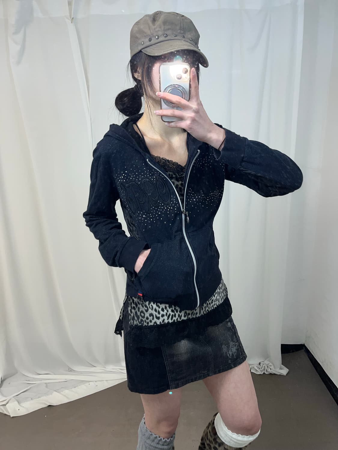 러블리 블랙 큐빅 후드집업 상품이미지2