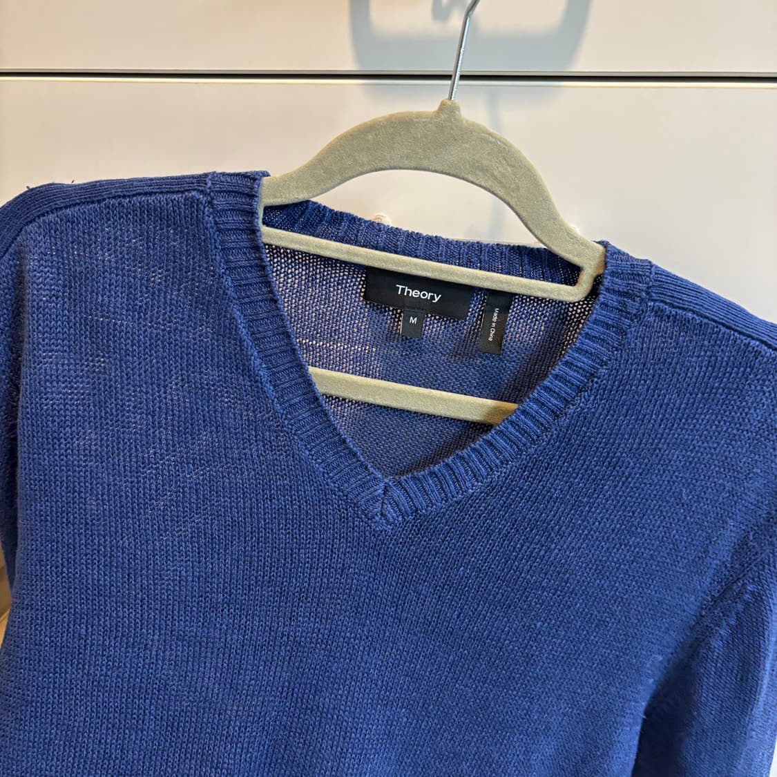 띠어리 린넨 100% 코발트 블루 브이넥 니트 남녀공용 상품이미지7