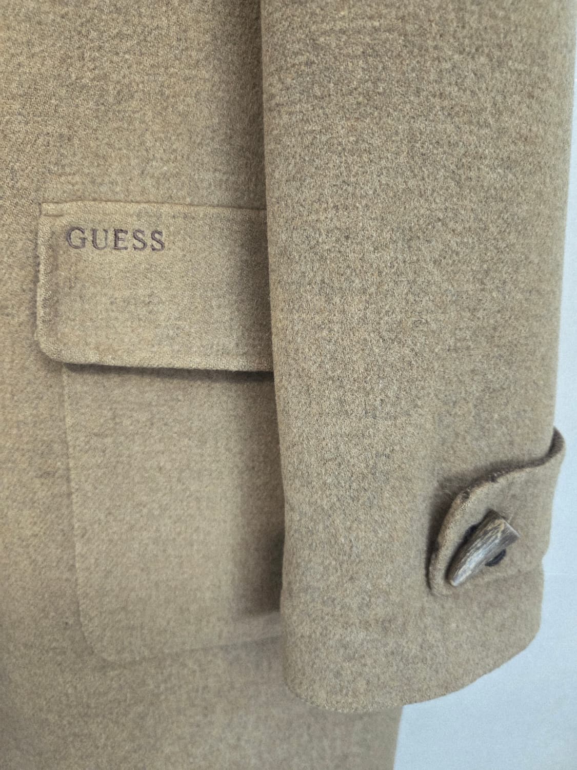 GUESS 떡볶이 코트 상품이미지4