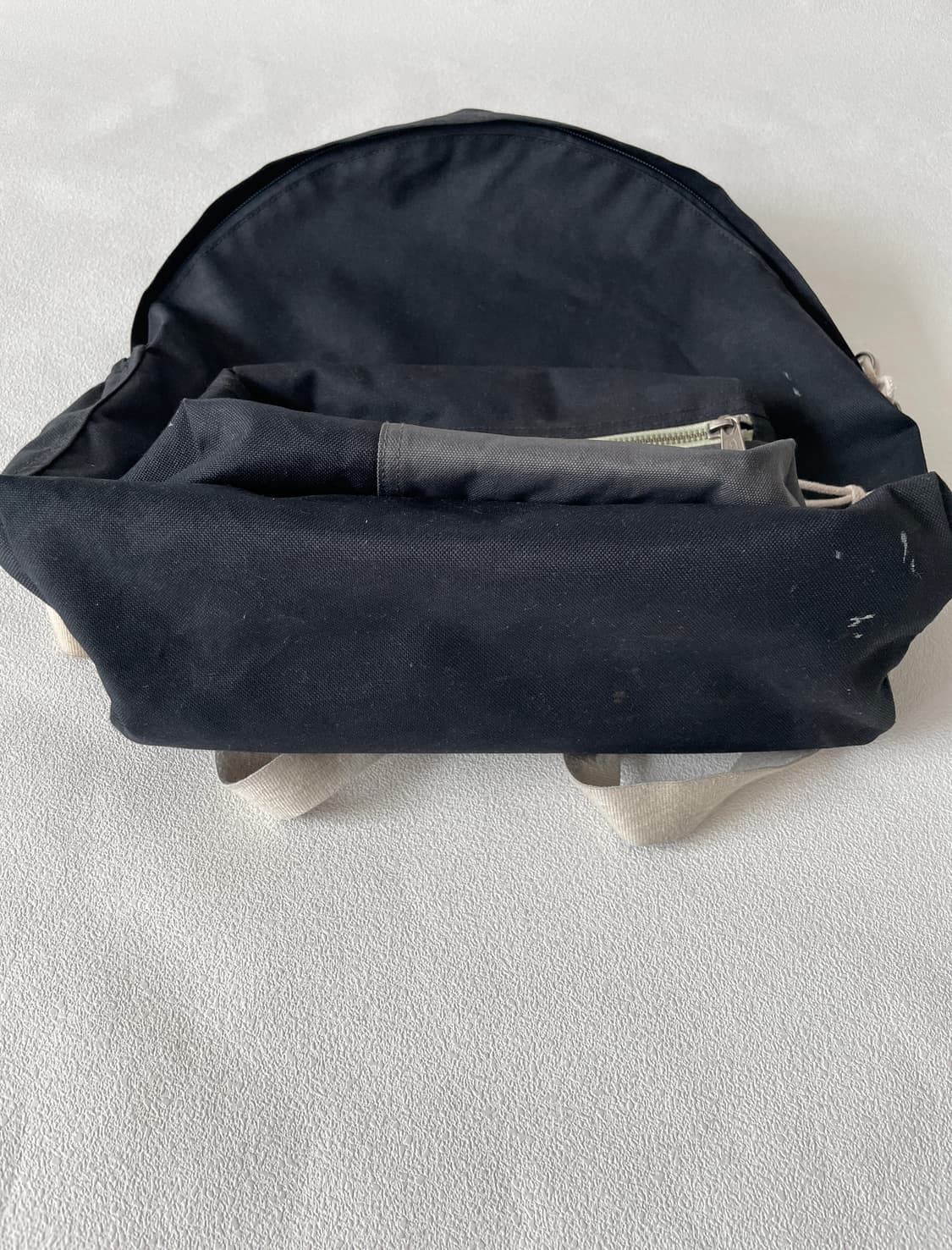 이스트팩(EASTPAK) 리싸이클 백팩 상품이미지4