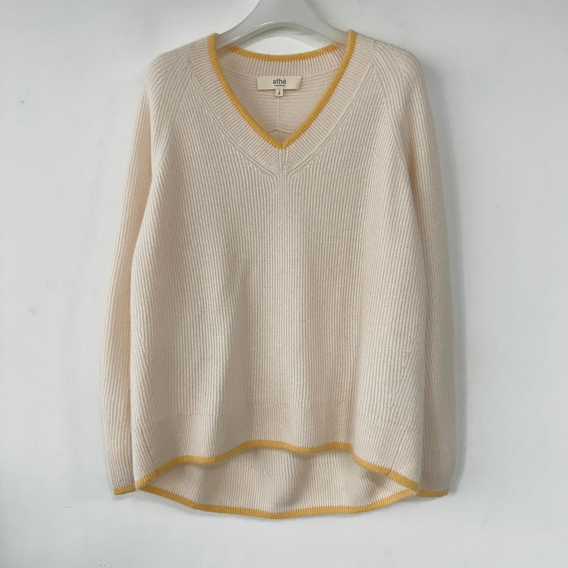 바네사브루노 아떼 배색 브이넥 캐시미어 니트 상품이미지1