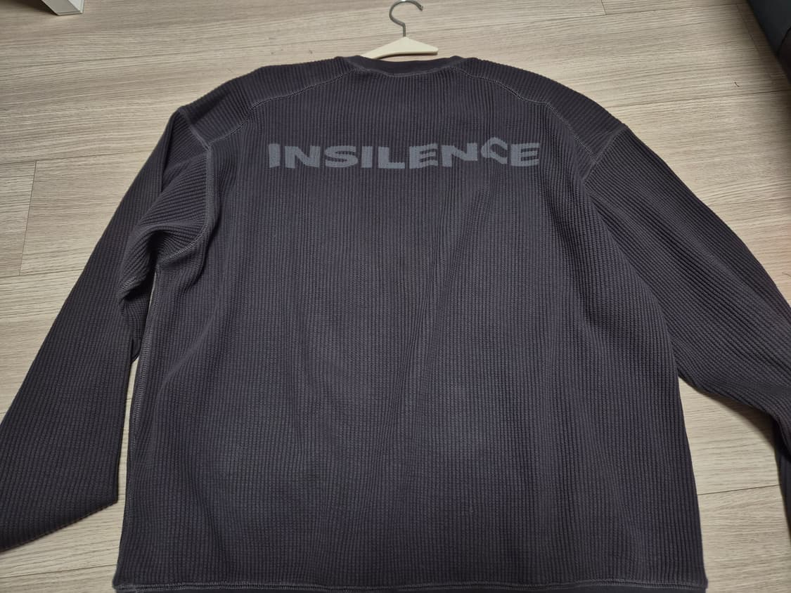 인사일런스  와플 백프린트 맨투맨 L 상품이미지5