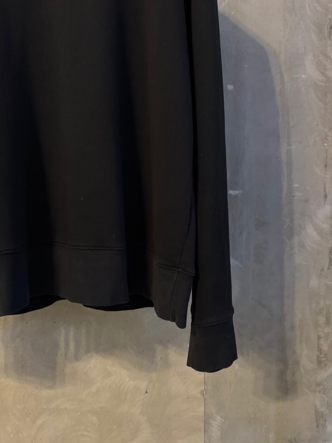 아크네 스튜디오 맨투맨 105 상품이미지5