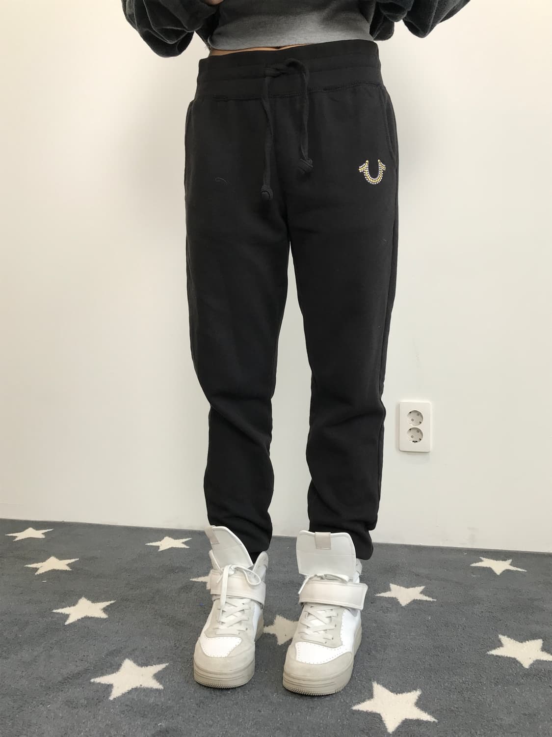 True Religion Stud Logo Jogger Pants 상품이미지1
