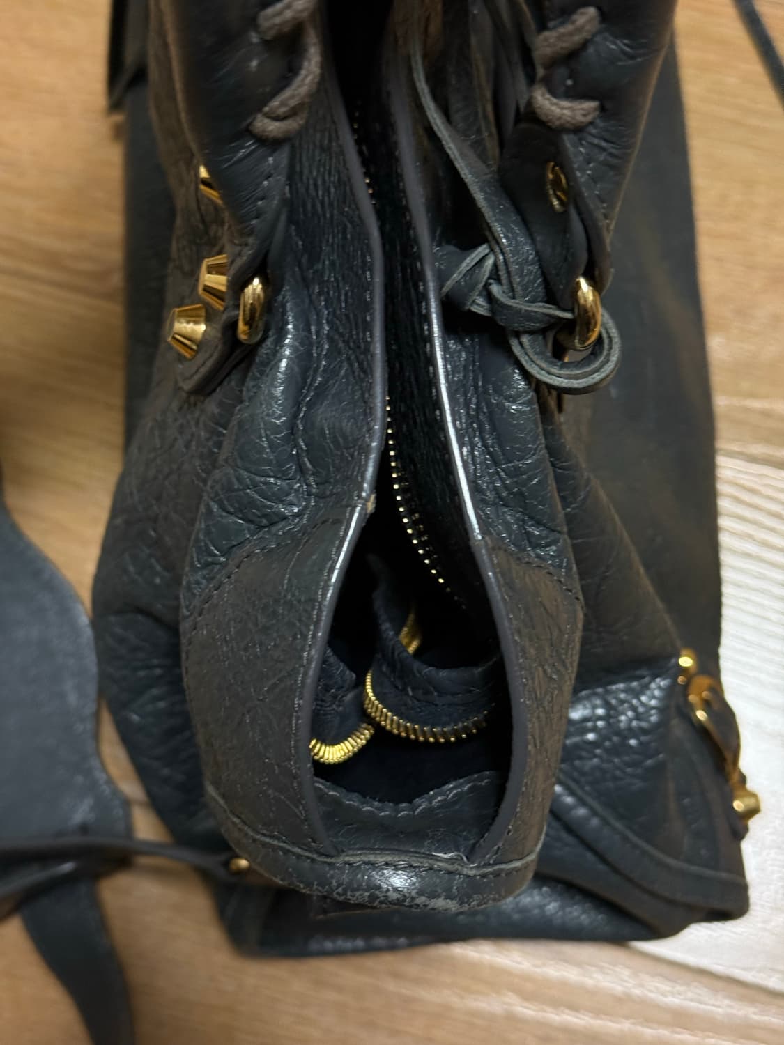 발렌시아가 모터백 시티백 다크그레이 미디움 상품이미지3