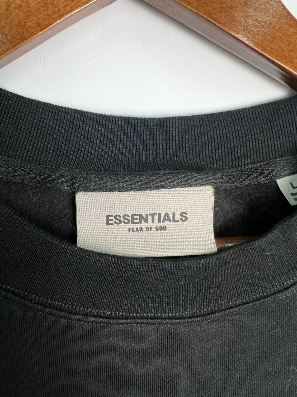 ESSENTIALS 블랙 맨투맨 상품이미지2