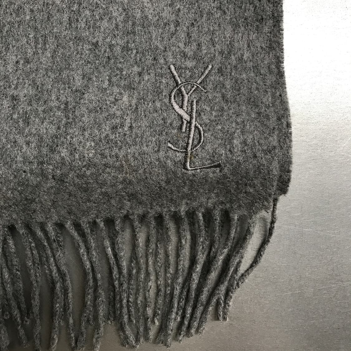 생로랑 머플러 그레이 상품이미지3