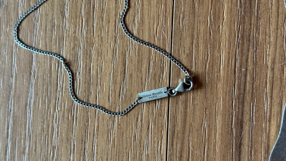 마르지엘라 타비 목걸이입니다. 상품이미지4