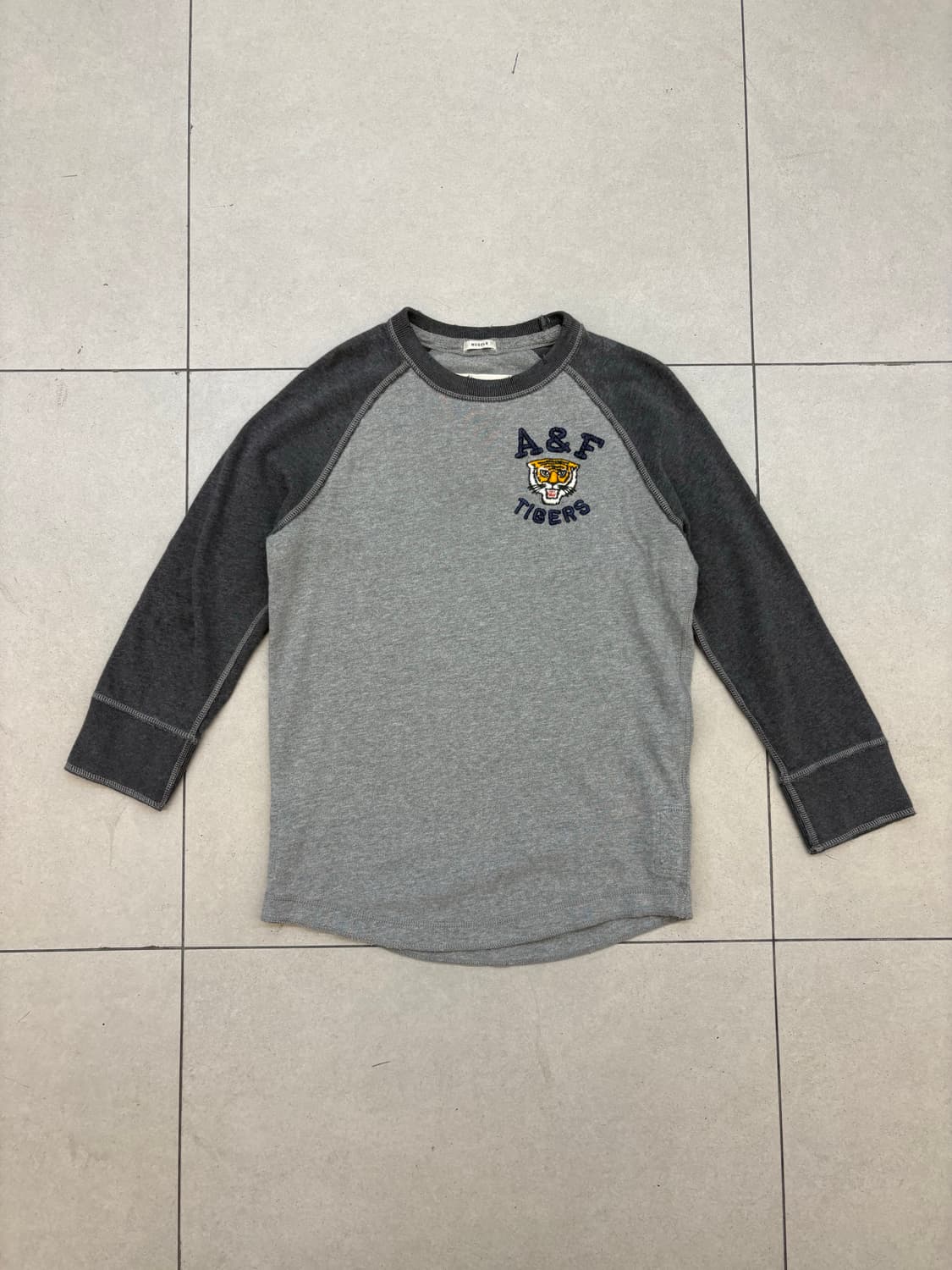 아베크롬비 7부 롱슬리브 타이거 로고 상품이미지3