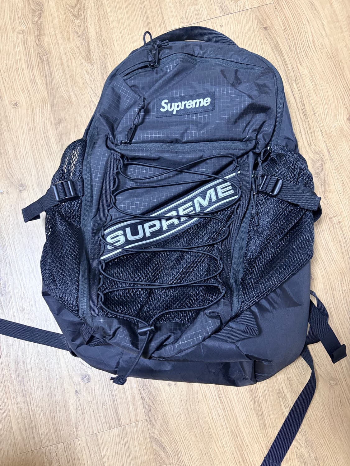 슈프림 백팩 23FW 상품이미지2