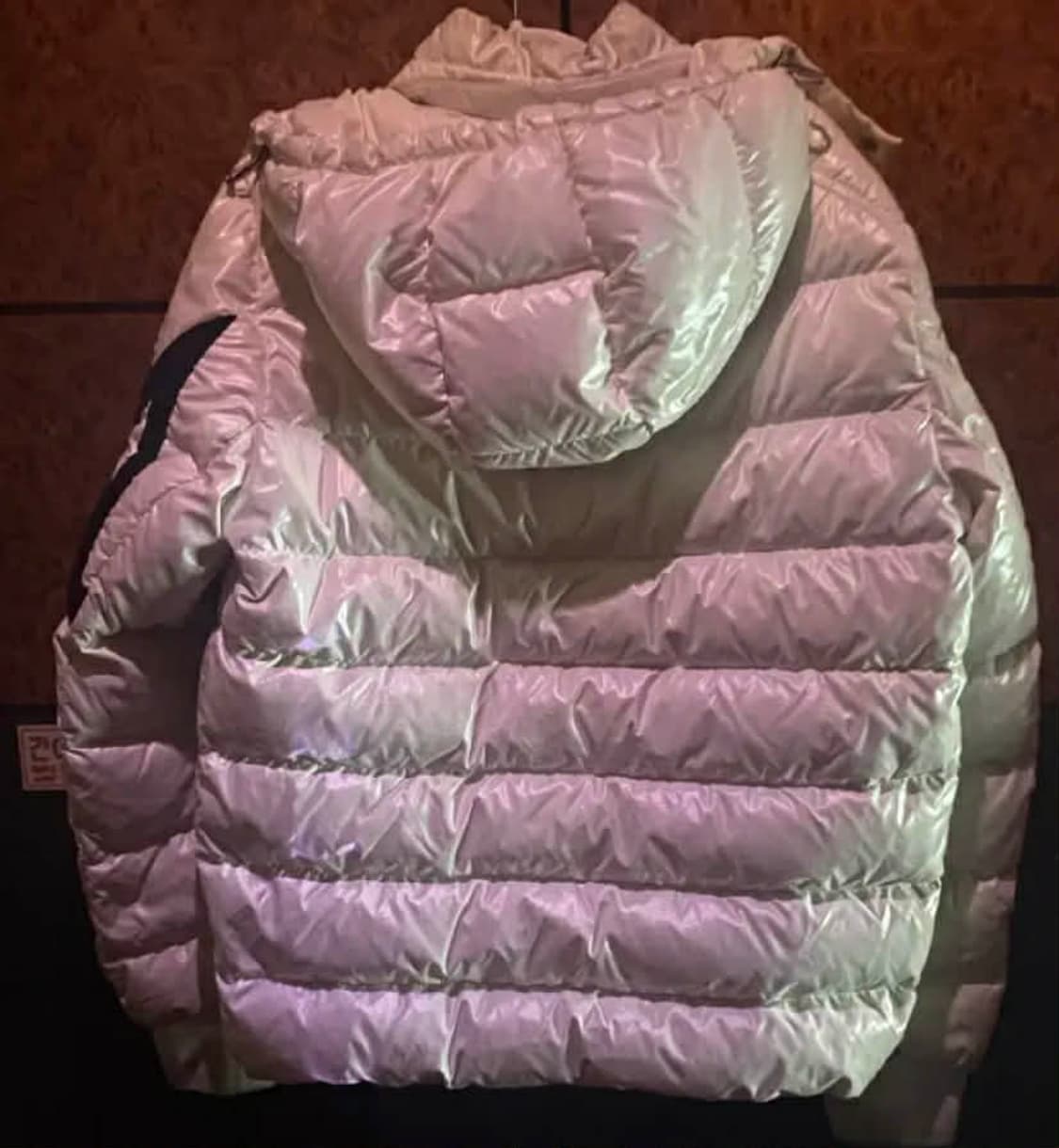 [정품 급매] 몽클레어 유광 패딩 화이트 풀구성품 상품이미지2