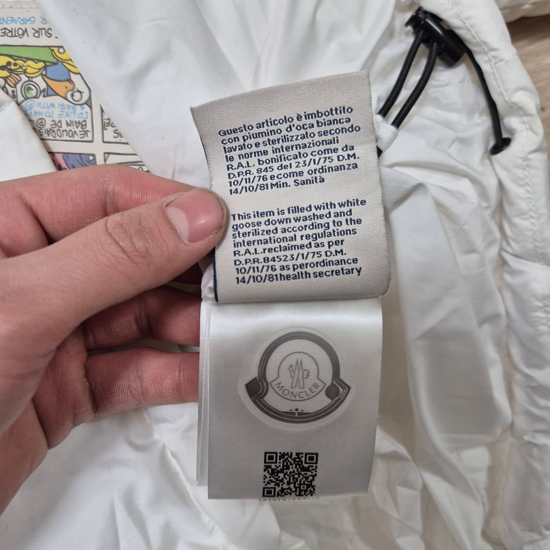 몽클레어 여성 시그니처 사이드 자수 와펜 퍼후드 패딩 점퍼 (3) 상품이미지8