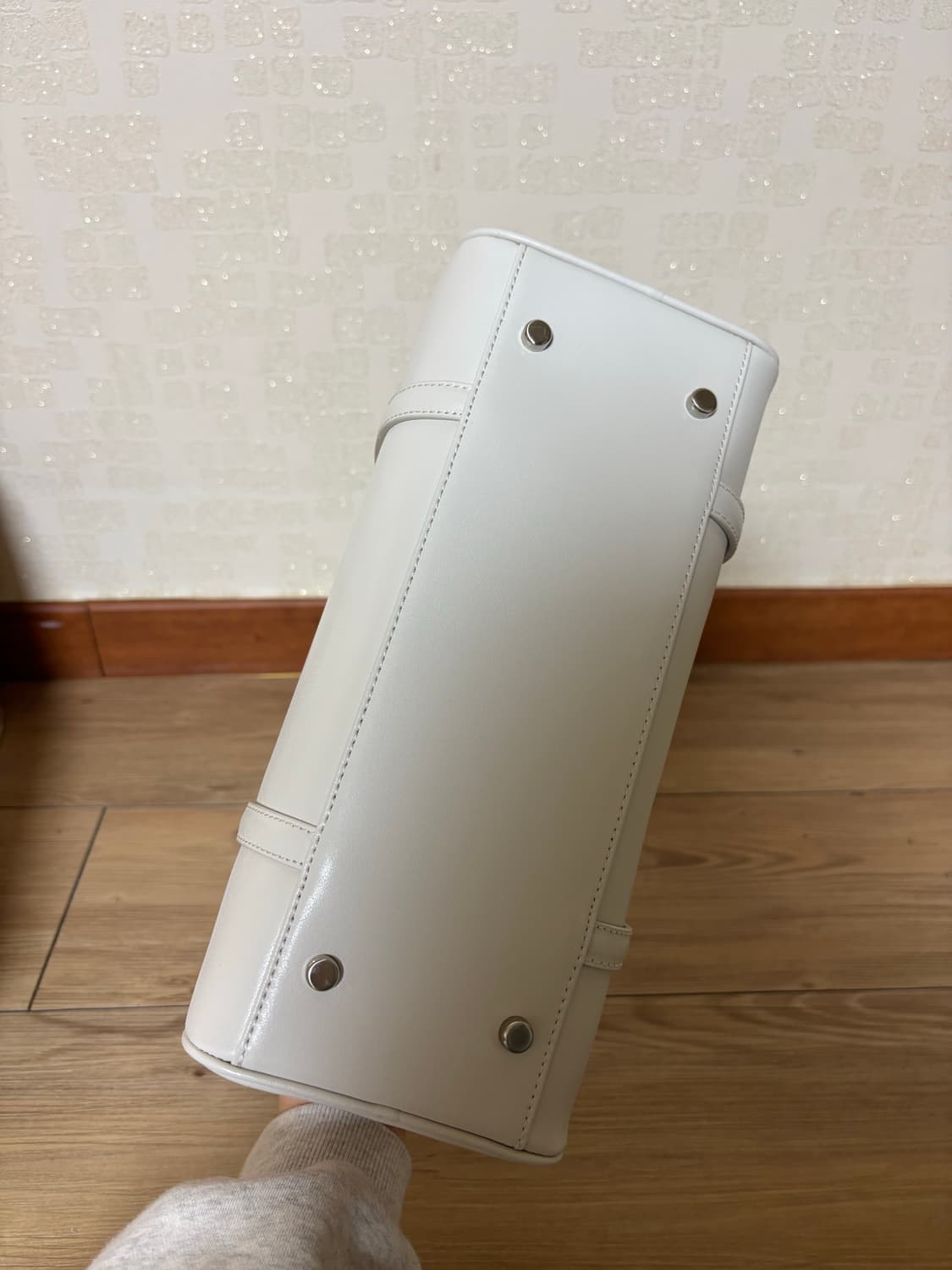 몽드몽드 모먼트 숄더 백 미디움 사이즈 아이보리 컬러 상품이미지8