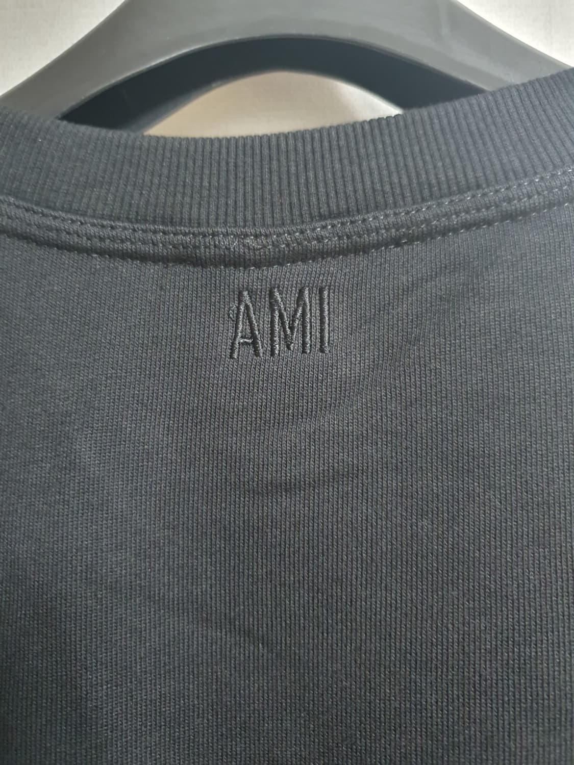 [미사용 새상품] 아미 맨투맨 스몰 하트로고 자수 블랙 XL 상품이미지4