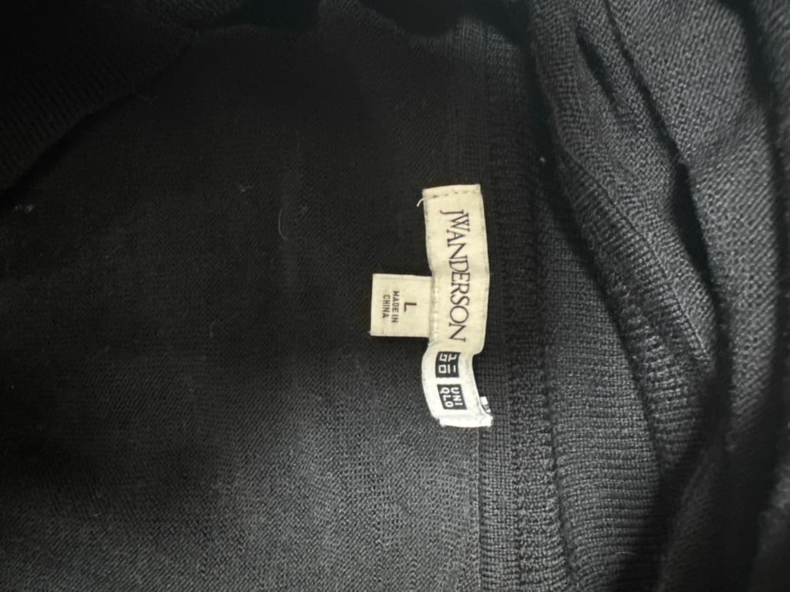 유니클로 jw앤더슨 터틀넥 목티 니트 블랙L 상품이미지4