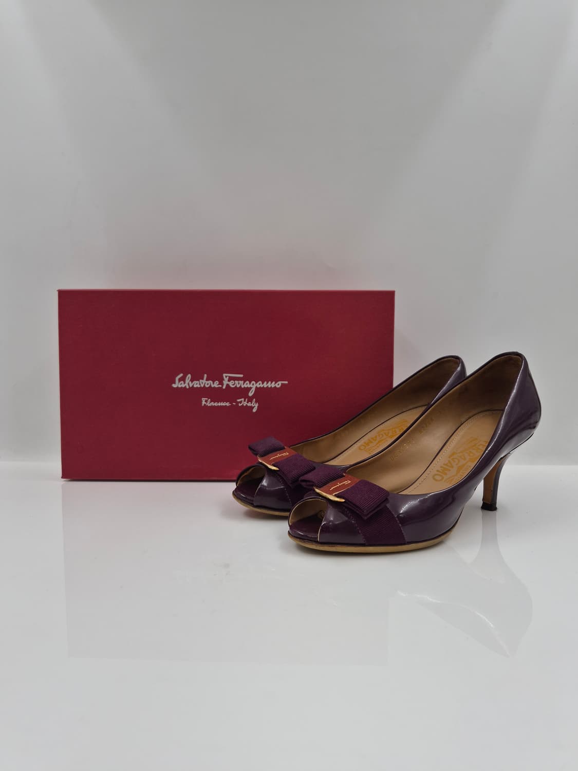 페라가모 보우 페이던트 오픈토 펌프스 상품이미지10