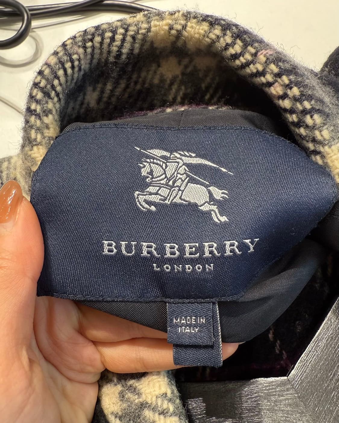 버버리 네이비 그레이 체크 히든버튼 코트  상품이미지8