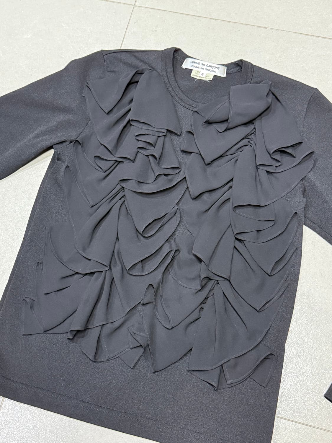 2019 꼼데가르송 프릴 폭탄 롱슬리브 티셔츠 상품이미지2