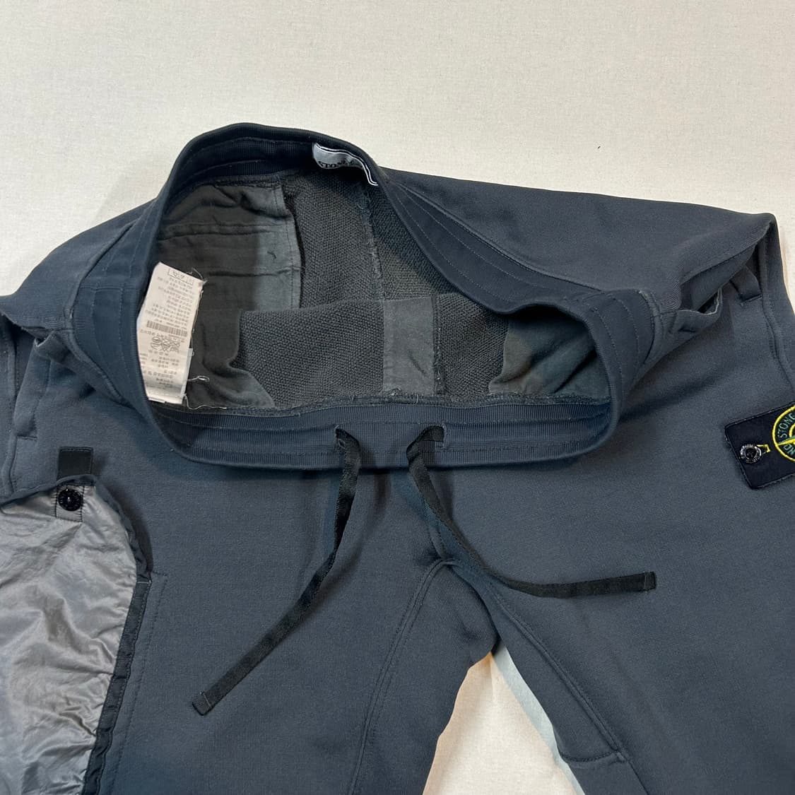 L) 스톤아일랜드 나일론 메탈릭 포켓 트레이닝 조거 팬츠 상품이미지8