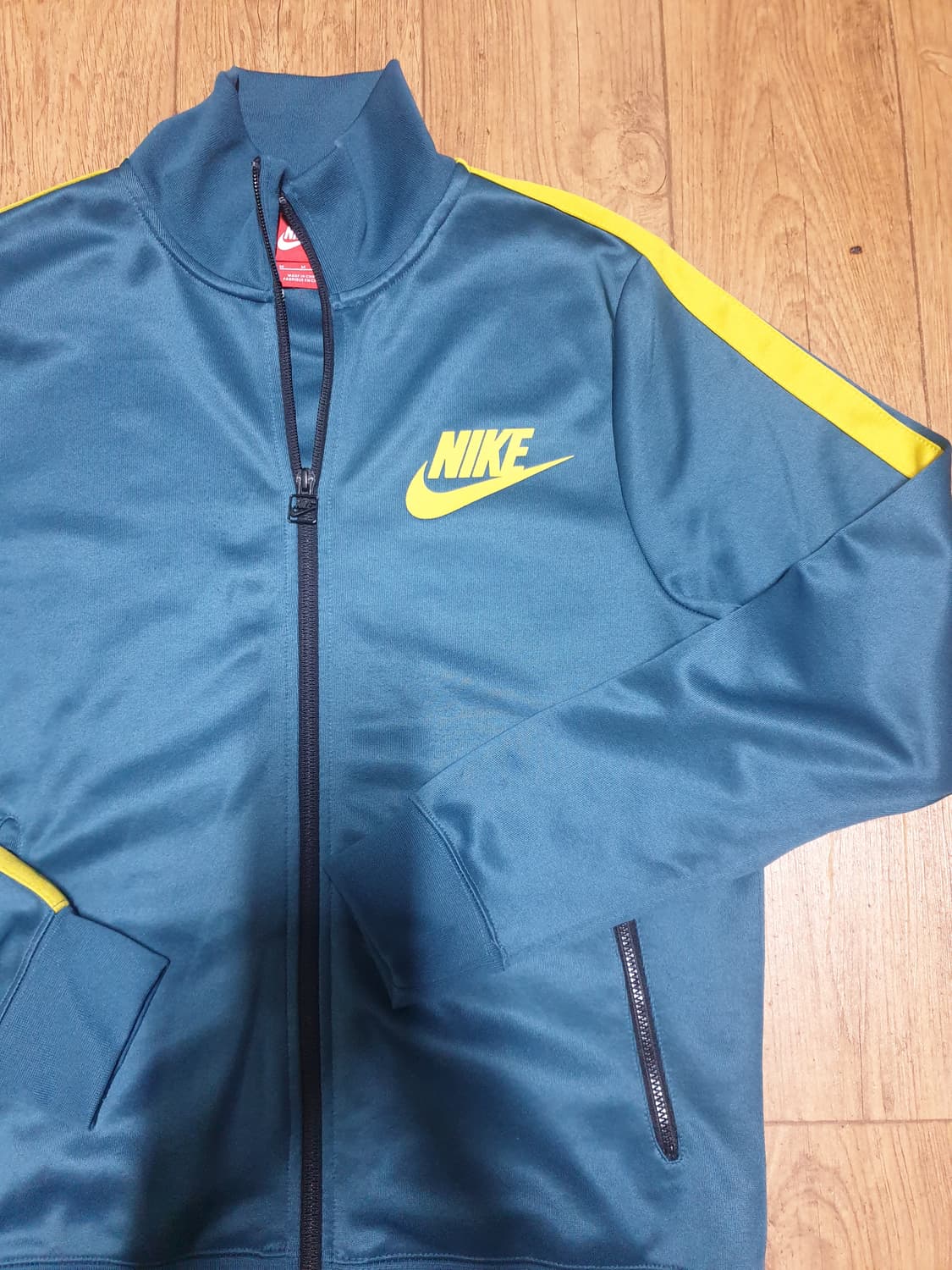 1027 나이키 운동복 집업 95 사이즈입니다 상품이미지3