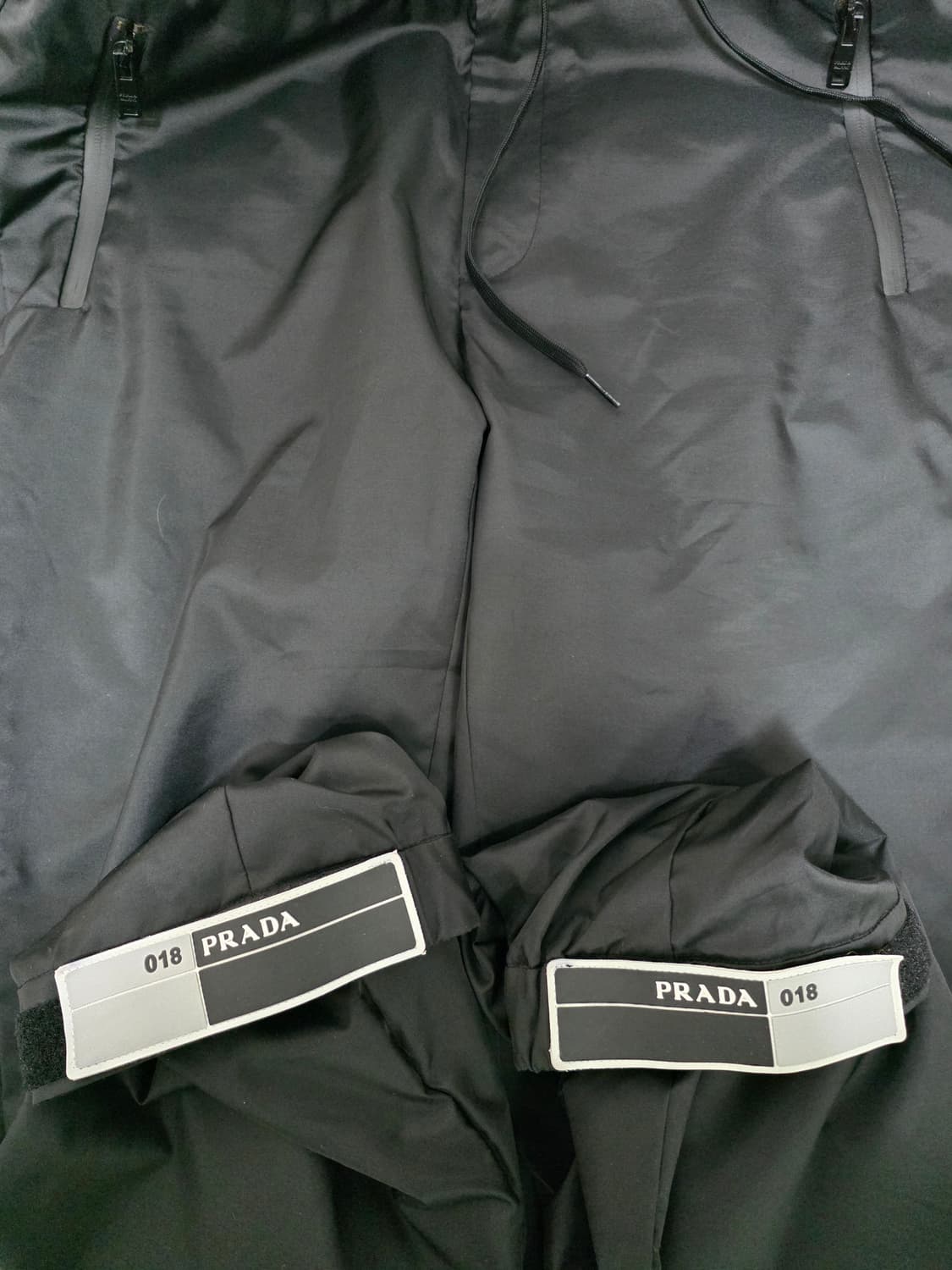 프라다 나일론 조거 팬츠 정품 상품이미지3