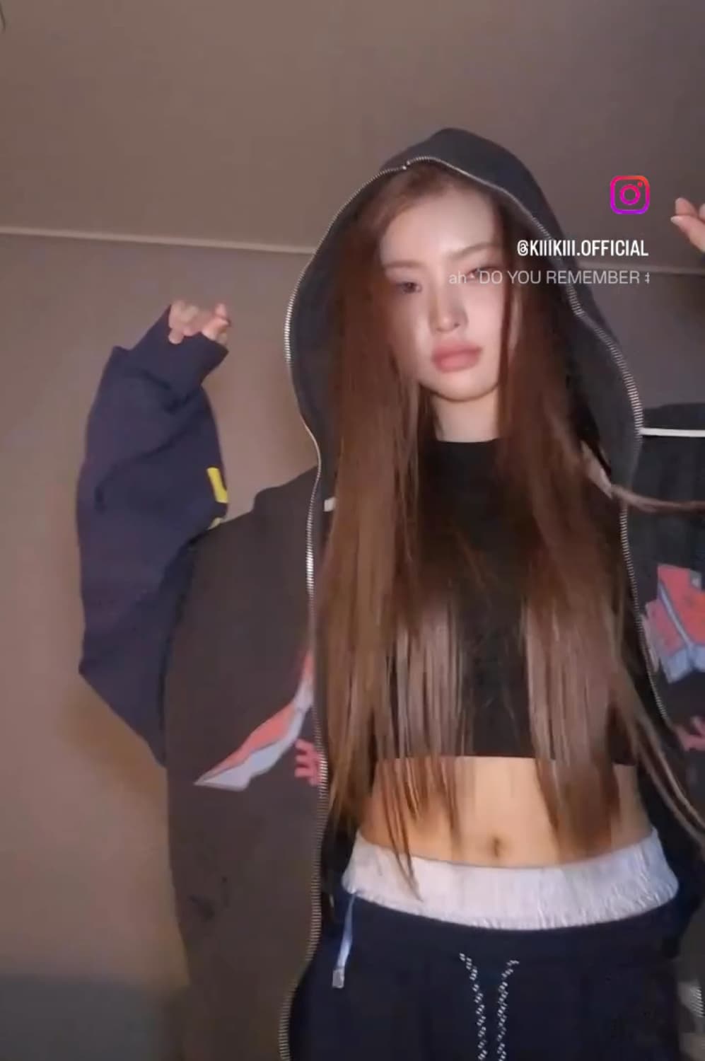 (키키 착용) 에이카 화이트 후드집업 s 상품이미지1