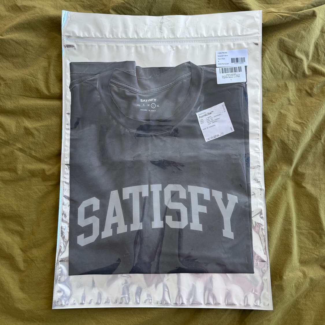 [3] 새티스파이 아우라라이트 티셔츠 피그먼트 블랙 상품이미지1