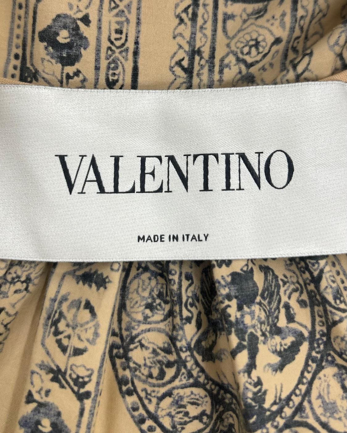 발렌티노 베이지 블랙 코인 메달리온 프린트 밤볼리나 드레스 상품이미지7