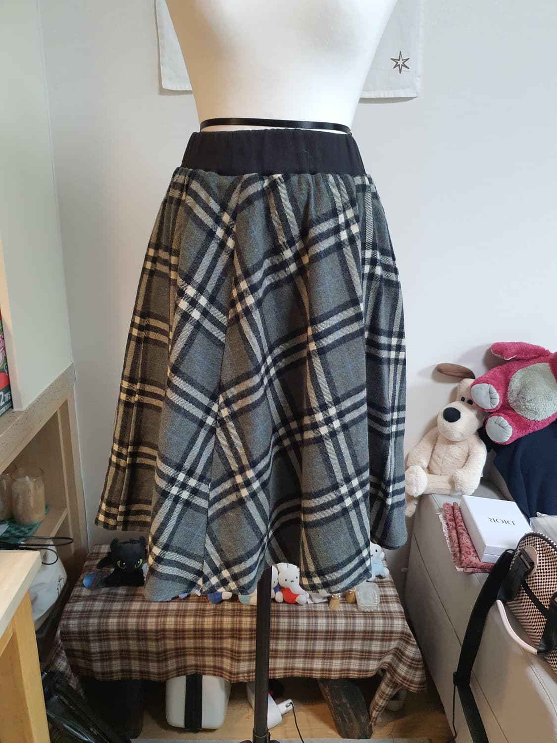 [모리걸] 체크 패턴 모직 플레어 스커트 상품이미지1