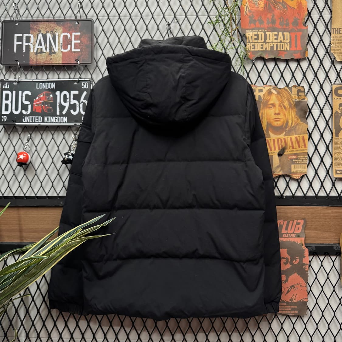 00s 칼하트 알래스카 다운 후드 패딩 자켓 투포켓 포인트 블랙 상품이미지2