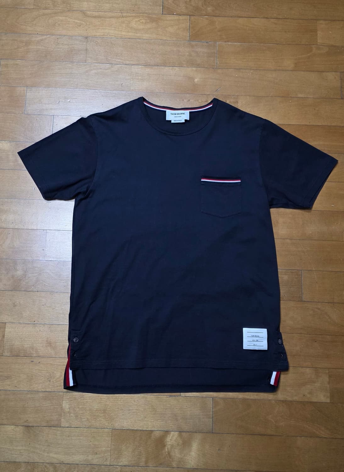 [백화점판,3]톰브라운 포켓반팔 네이비 상품이미지1