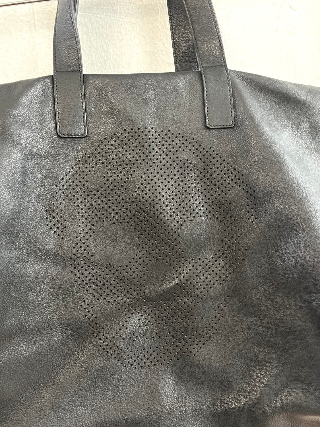 알렉산더 맥퀸 스컬 레더 빅 숄더백 상품이미지3