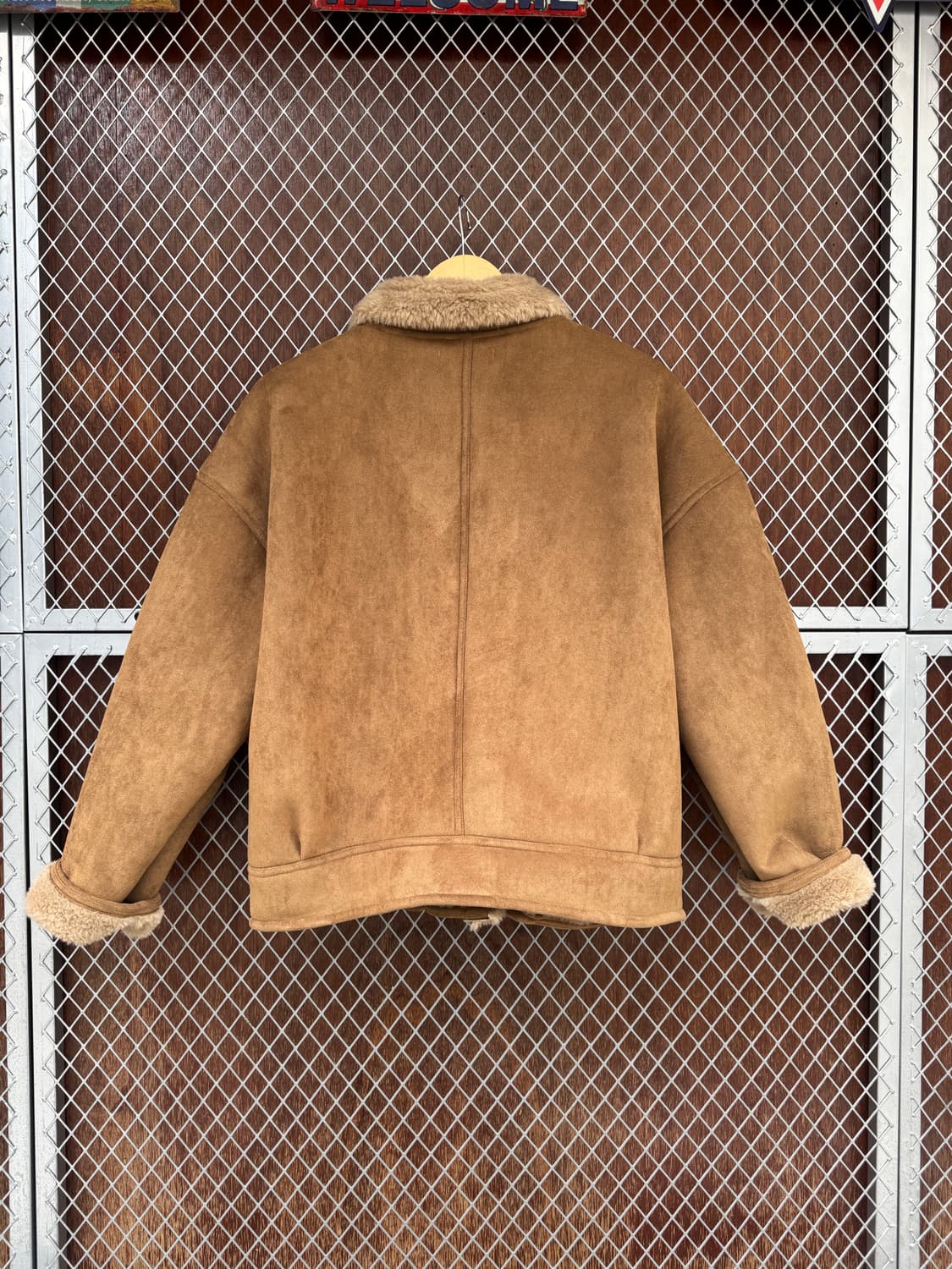 마리끌레르 버튼 카라 스웨이드 오버핏 무스탕 자켓 F 상품이미지5