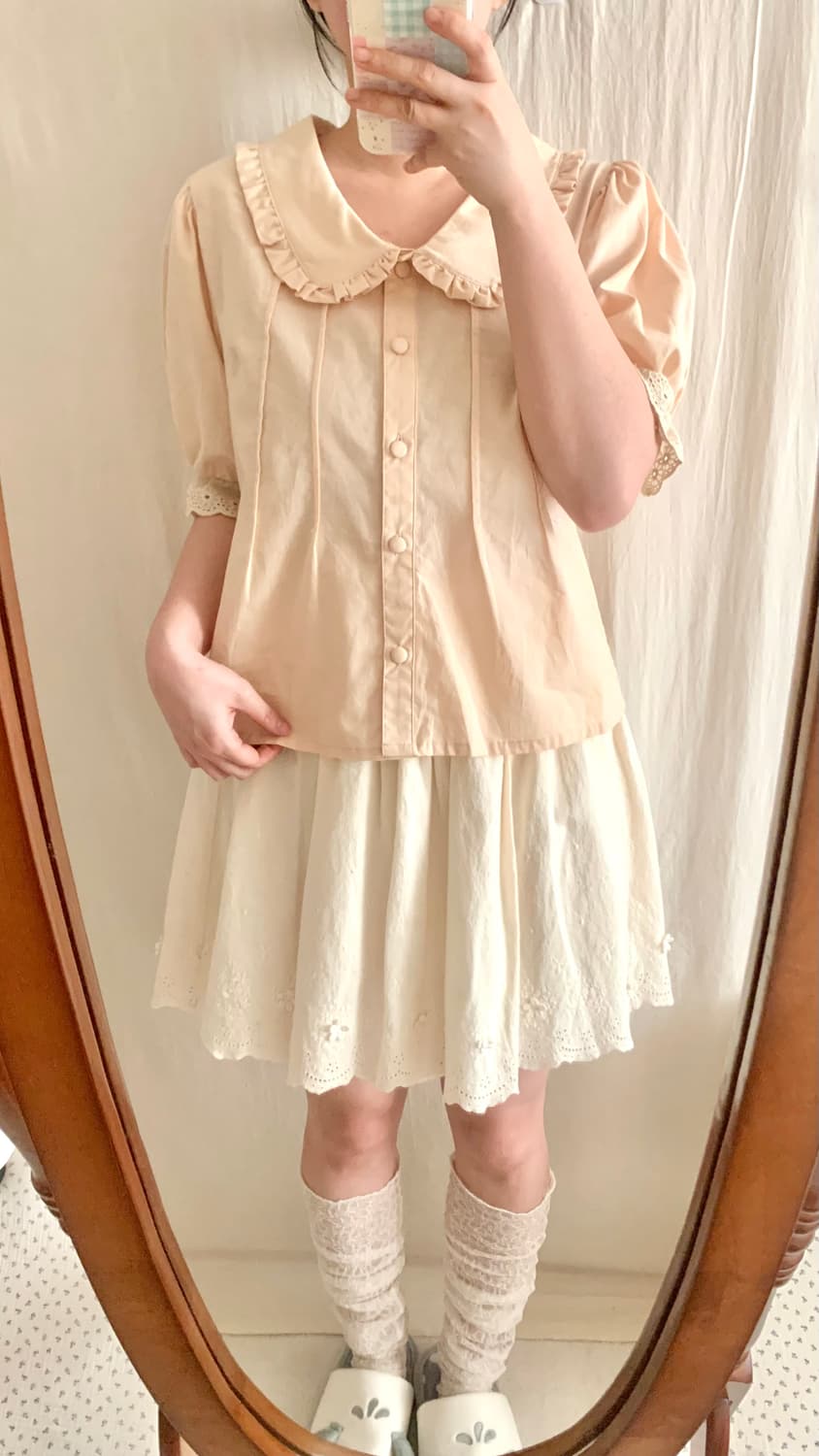 복숭아살구 둥근카라 프릴 핀턱 퍼프 블라우스 상품이미지3