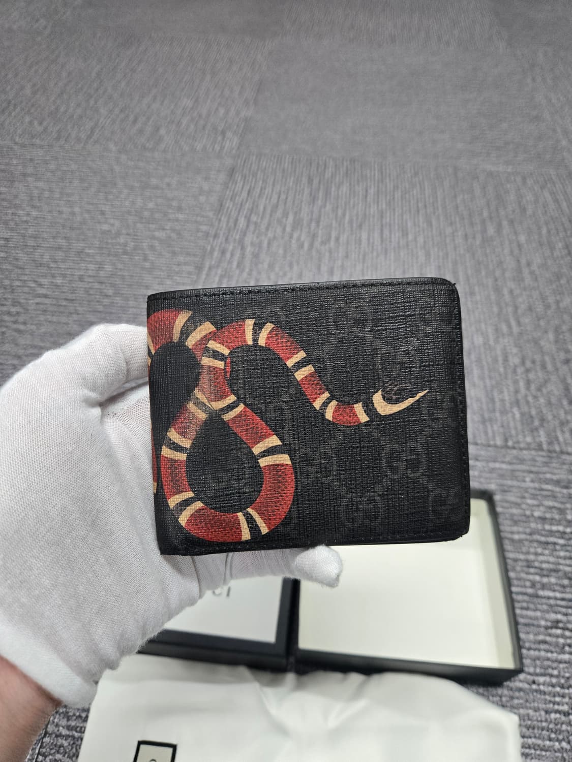 [특가][정품] 구찌 킹스네이크 반지갑 상품이미지1