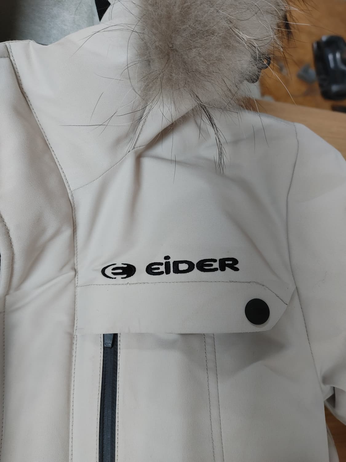 EiDER 아이더 여성 아이보리 오리털 사파리형 후드 패딩 상품이미지3