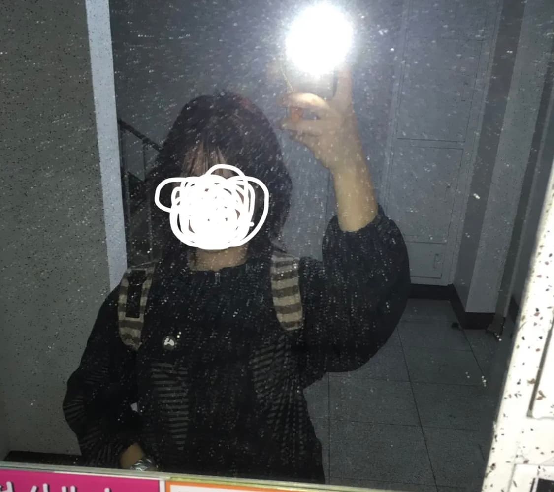 허그유어스킨 스트라이프 윈드 브레이커 블랙 바람막이 상품이미지3