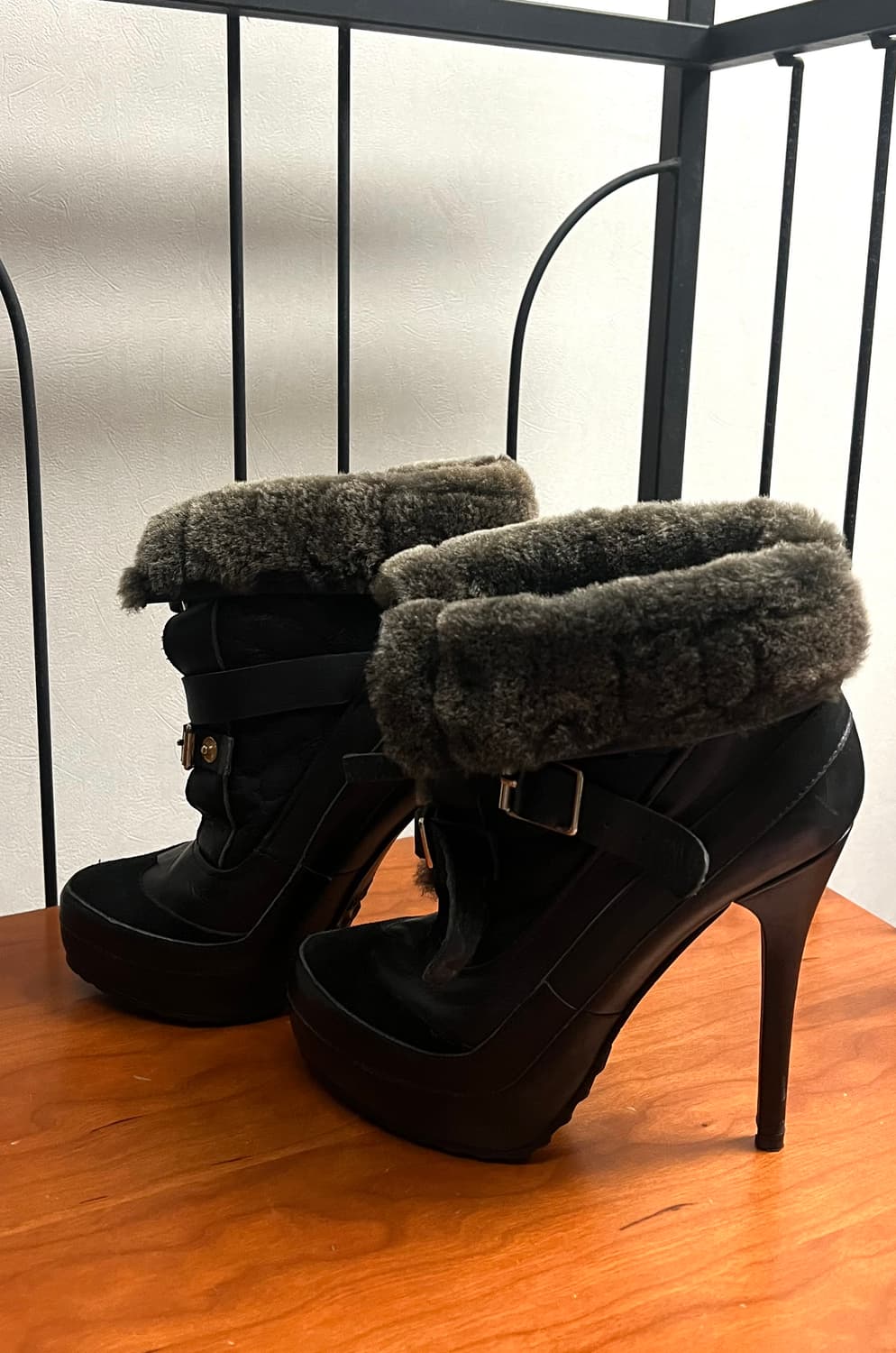 burberry prorsum 2010 런웨이 퍼 트리밍 하이힐 부츠 상품이미지7