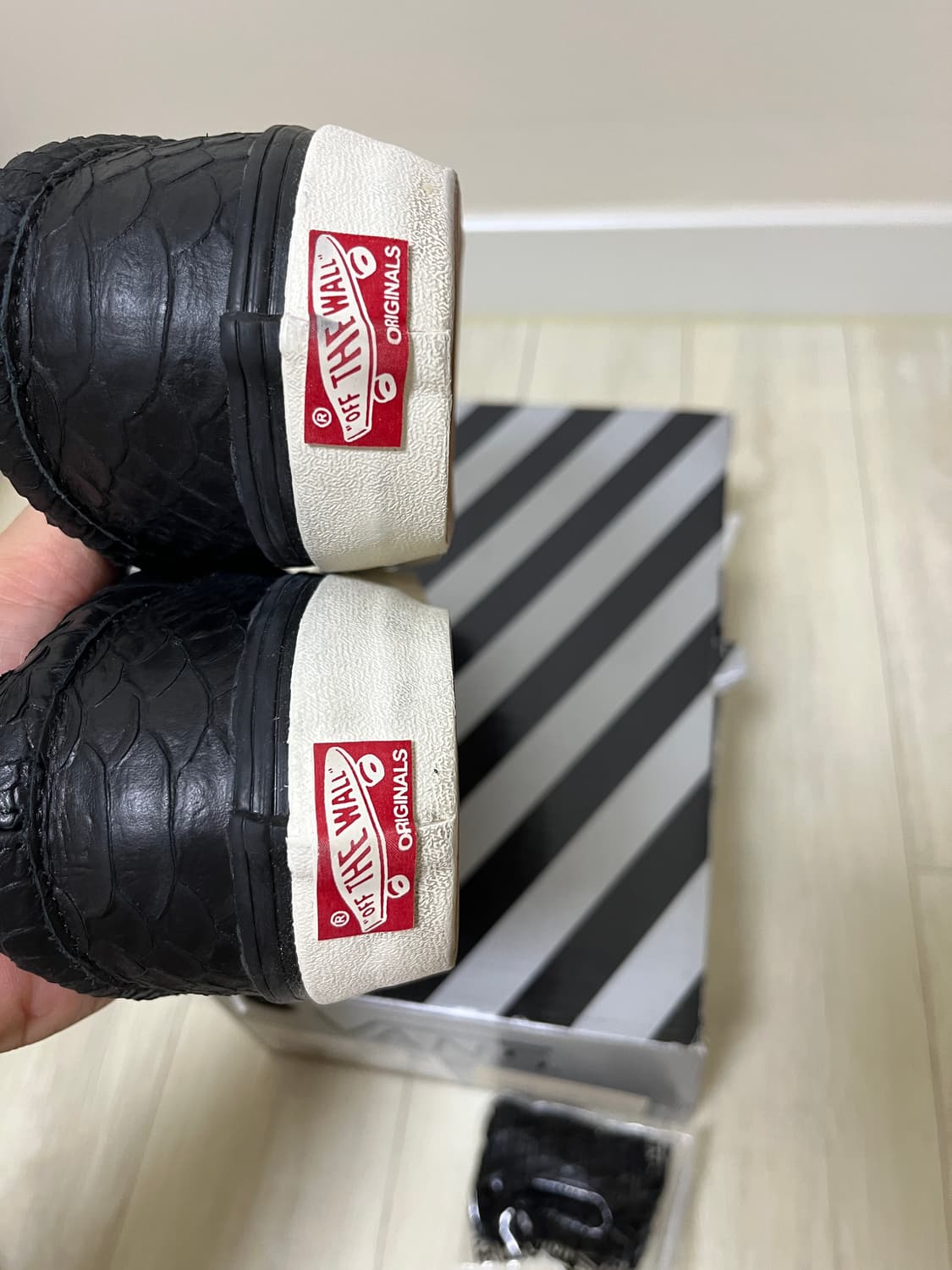 반스볼트x더블탭스 에라 아나콘다 블랙 US8 260 vans vault 상품이미지7