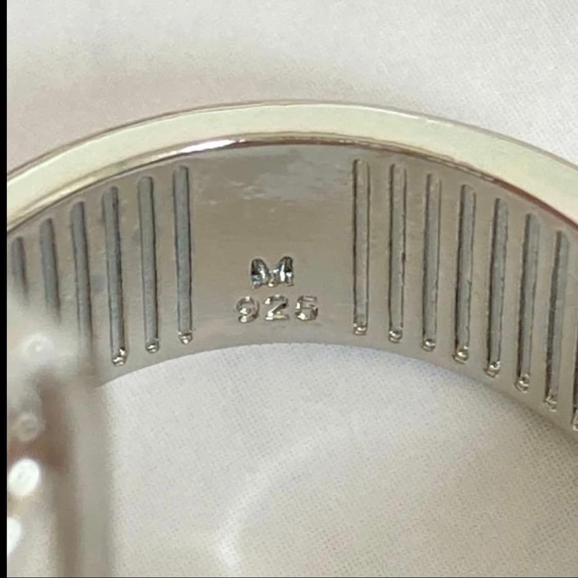 비비안웨스트우드 아카이브 레터링 각인 큐빅 클립링 반지 상품이미지4