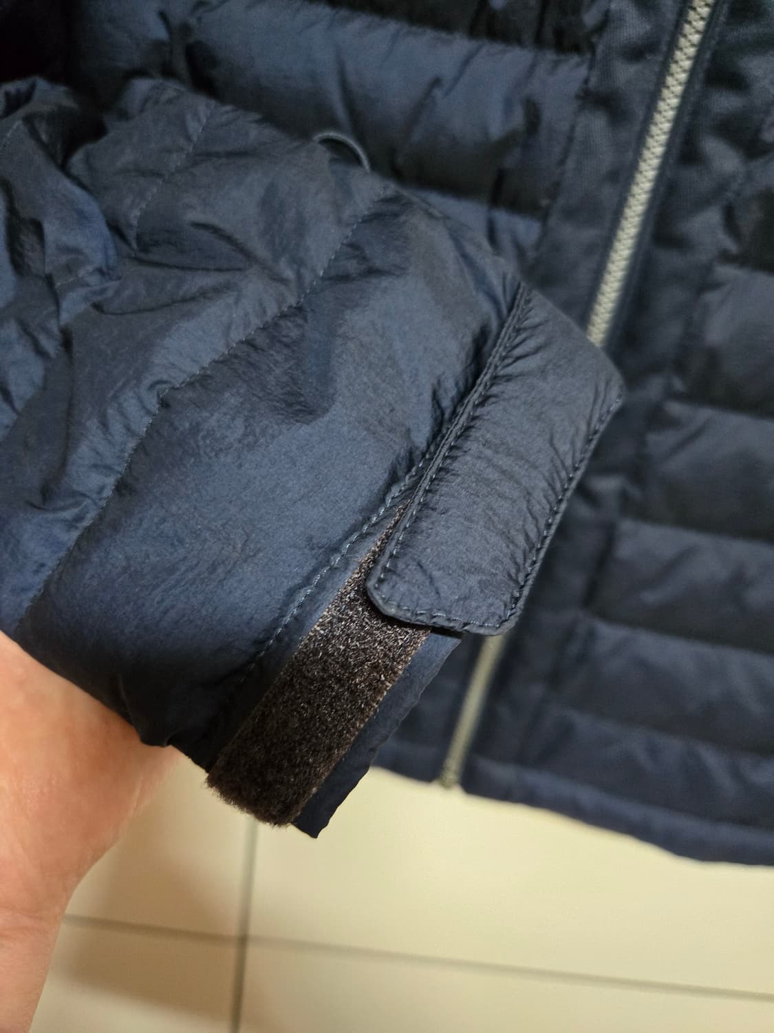 네파 남성 네이비 경량 구스다운 패딩 상품이미지4