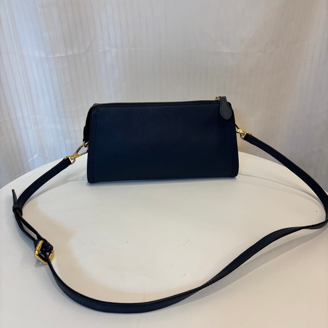 닥스 DD 금장 크로스백     상품이미지6