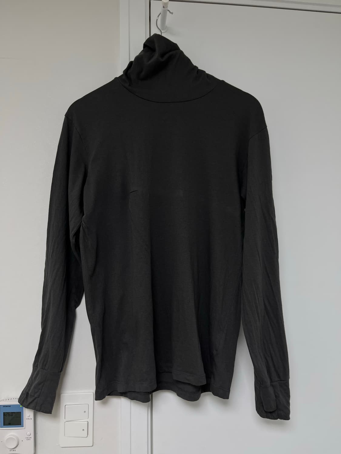 해칭룸 터틀넥 티 2사이즈 상품이미지1