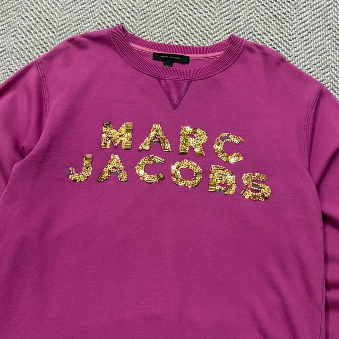 마크제이콥스 비즈 로고 맨투맨 v2620 상품이미지3