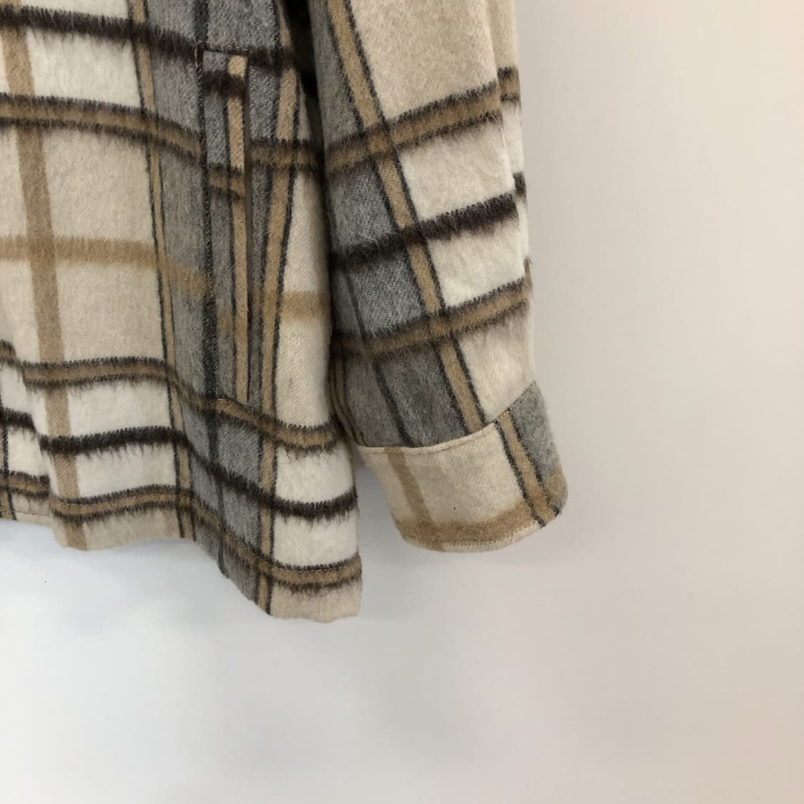 자라 라나울 금장 플레이드 오버셔츠자켓 M 상품이미지3