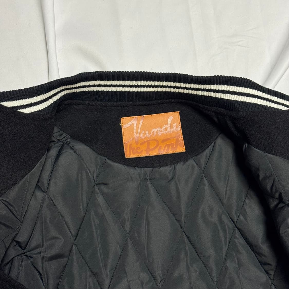 [M] 반디더핑크 바시티 이어 오브 래빗 블랙 상품이미지7