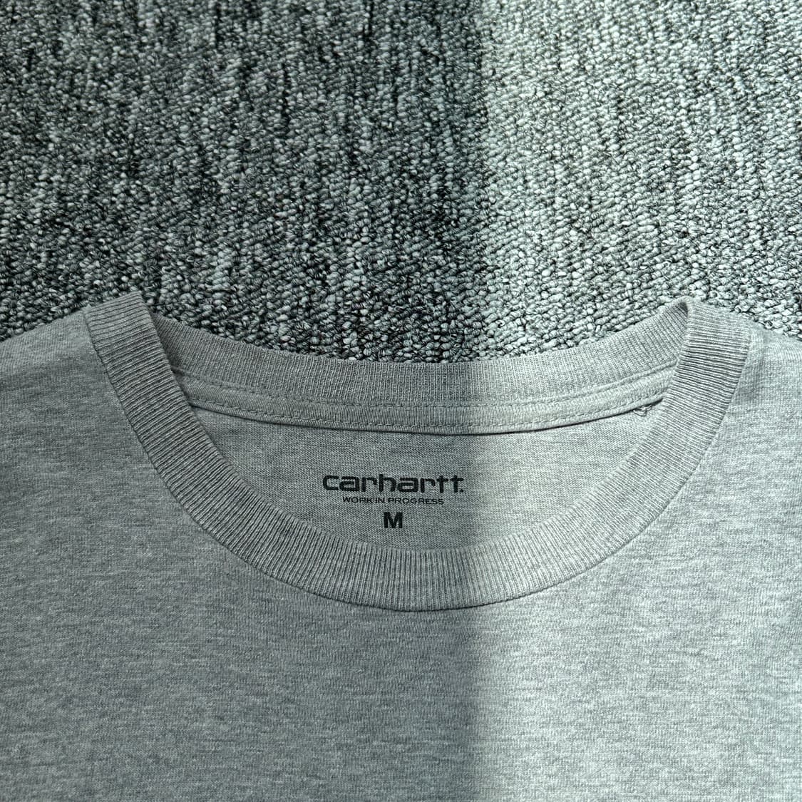 칼하트 wip 체이스 코튼 반팔티셔츠 상품이미지3