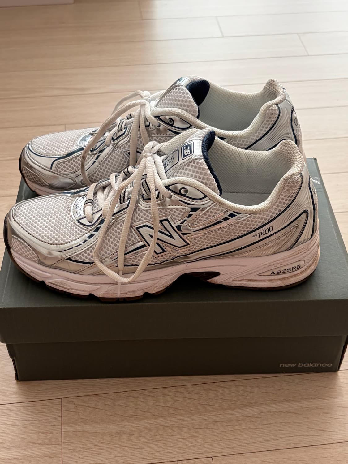 뉴발란스(로스) / 740 화이트네이비 실버 / 255 상품이미지5