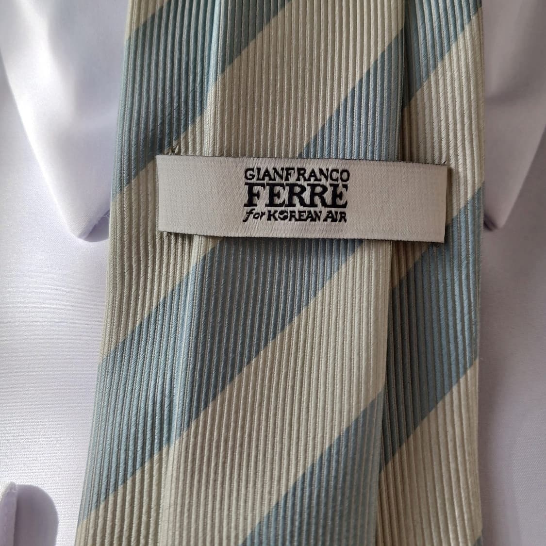 지안프랑코 페레 실크 스트라이프 넥타이 8.8cm A등급 A18848
 상품이미지3